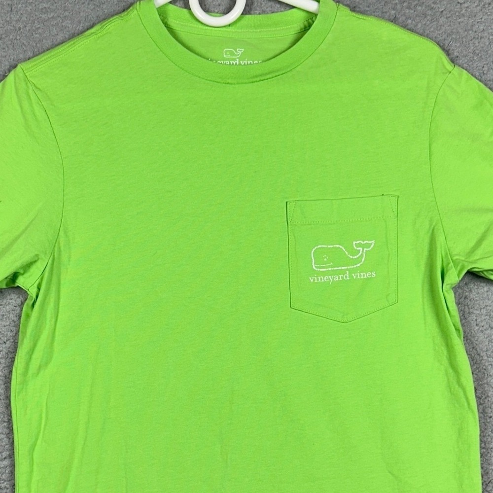 Vineyard Vines T-Shirt Mens XS Lime Green Whale Graphic Tee Pocket Short Sleeve